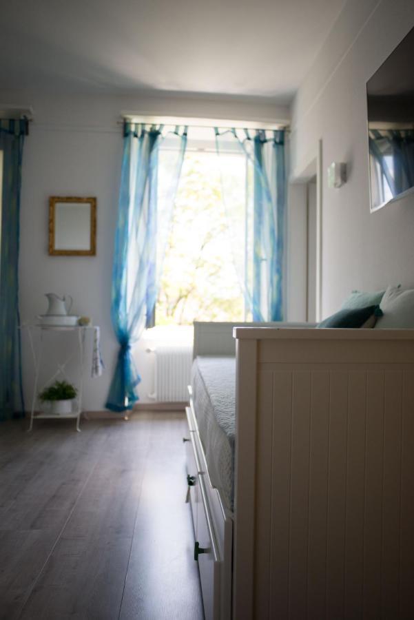 Hotel De La Beroche Saint-Aubin-Sauges Eksteriør bilde